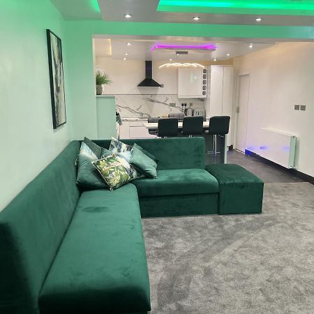 Feathers Suite Blackpool Exterior foto