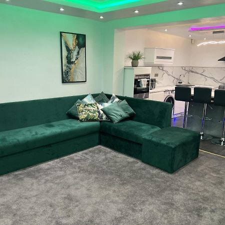 Feathers Suite Blackpool Exterior foto