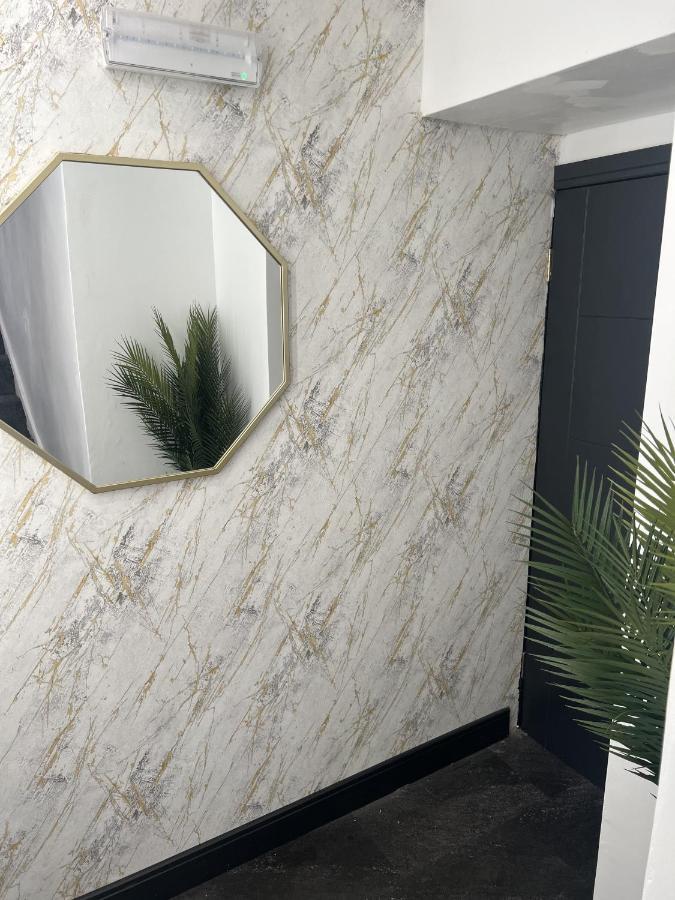 Feathers Suite Blackpool Exterior foto